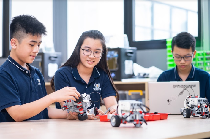 CLB Stem & Robotics - CLB Ngoại khóa Bậc Trung học | Vinschool